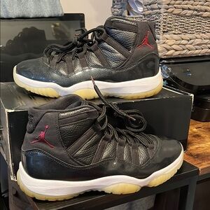 Air Jordan 11 Retro Men's Size 8